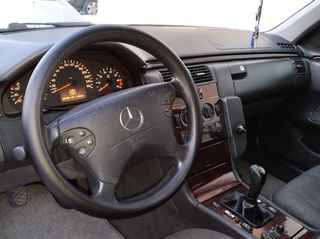 Mercedes-Benz E 200 '03