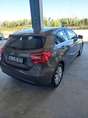 Mercedes-Benz A 180 2013-thumb-8