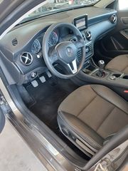 Mercedes-Benz A 180 2013-thumb-11