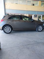 Mercedes-Benz A 180 2013-thumb-20