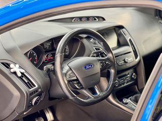 Ford Focus 2016 RS Mk3-thumb-1
