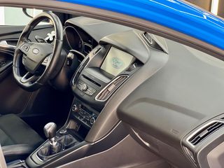 Ford Focus 2016 RS Mk3-thumb-4