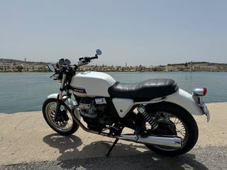 Moto Guzzi V7 Classic '10