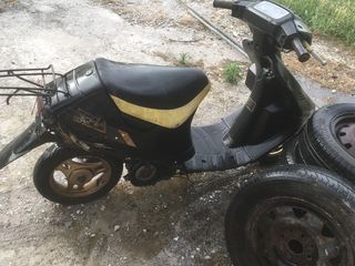 Suzuki 2000-thumb-2