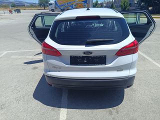 Ford Focus 2018-thumb-9