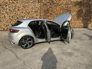 Renault Megane 2018 Grandtour dCi 165 GT line-thumb-41
