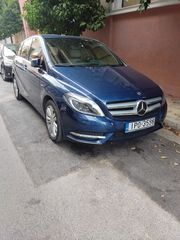 Mercedes-Benz B 200 '13