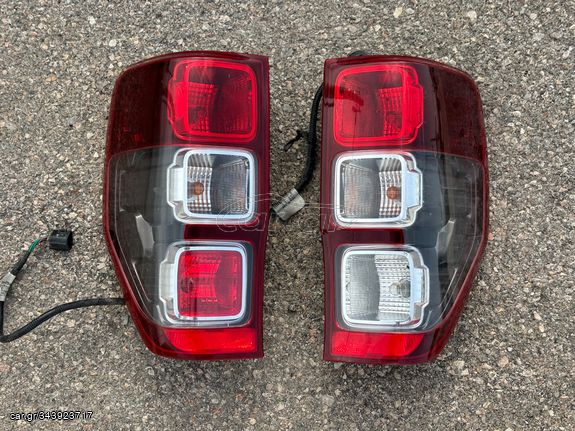 FORD RANGER WILDTRAK ΠΙΣΩ ΦΑΝΑΡΙΑ
