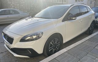 Volvo V40 Cross Country 2014-thumb-1