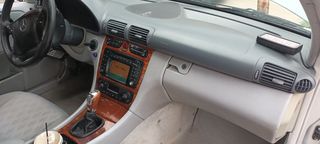 Mercedes-Benz C 220 2002 DIESEL CLIMA-thumb-5