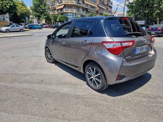 Toyota Yaris 2018  1.5 Style Selection Multidrive S-thumb-2