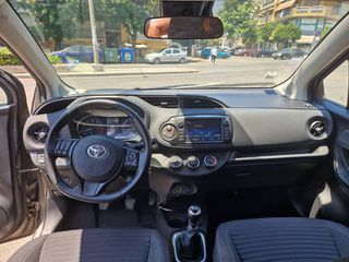 Toyota Yaris 2018  1.5 Style Selection Multidrive S-thumb-9