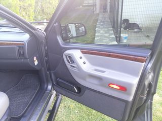 Jeep Grand Cherokee 2002 Overland 4.7 HO-thumb-24
