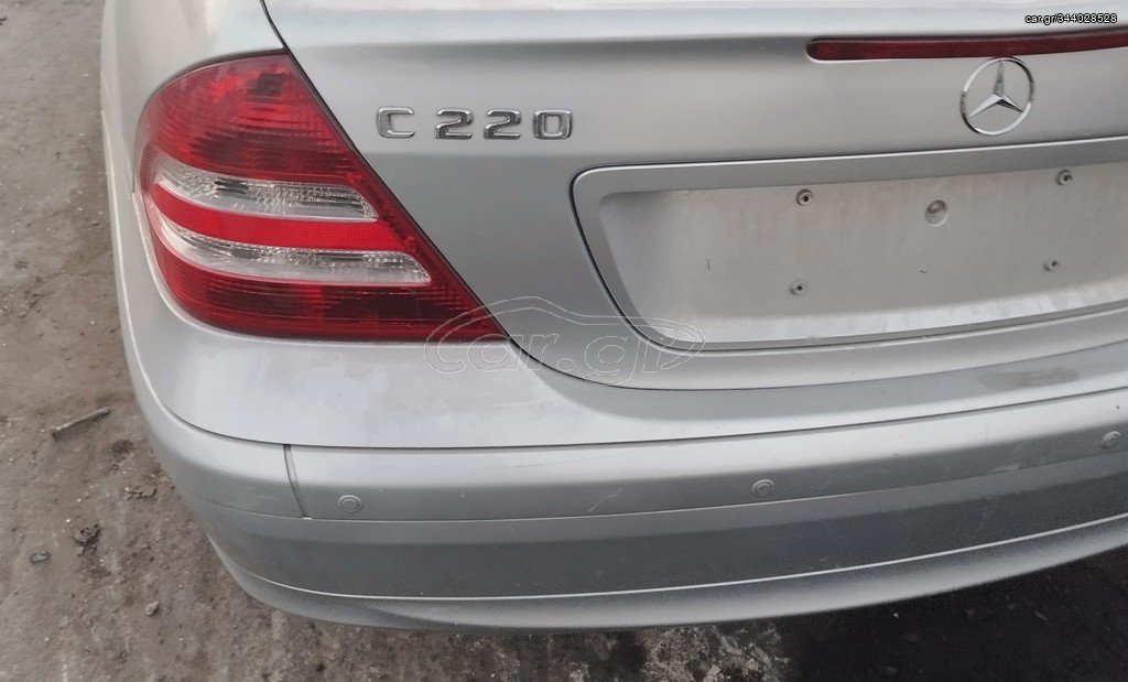 Φανάρια πίσω από Mercedes Benz c220