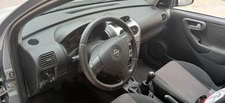 Opel Corsa 2004-thumb-3