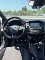 Ford Focus 2017 TITANIUM-thumb-4