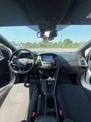 Ford Focus 2017 TITANIUM-thumb-5