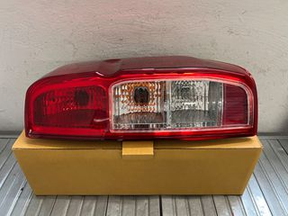 Φανάρι πίσω δεξιά Nissan Navara D40 05-15