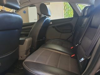 Ford Focus 2010 IKON-thumb-4