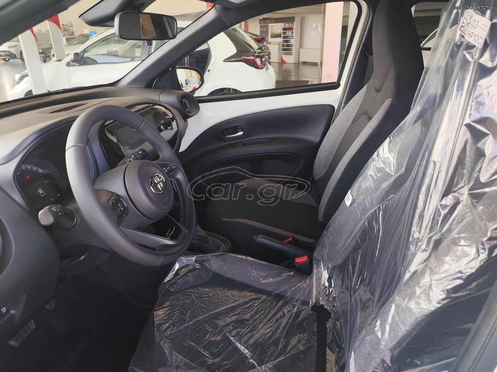 Toyota Aygo (X) '24 1.000 cc X-STYLE ΧΕΙΡ.ΚΙΒ. ΕΤΟΙΜΟΠΑΡΑΔΟΤΟ ΜΑΥΡΟ ΜΕΤΑΛ.