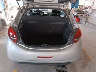 Peugeot 208 2015-thumb-6