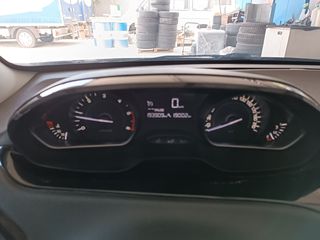 Peugeot 208 2015-thumb-12