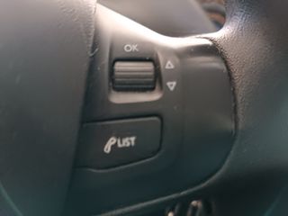 Peugeot 208 2015-thumb-15
