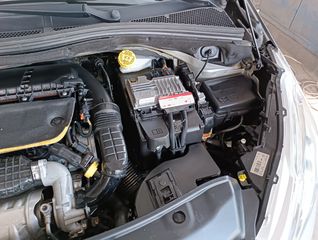 Peugeot 208 2015-thumb-22