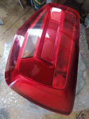 AUDI Q2  ΠΙΣΩ ΔΕΞΙ ΦΑΝΑΡΙ-thumb-1