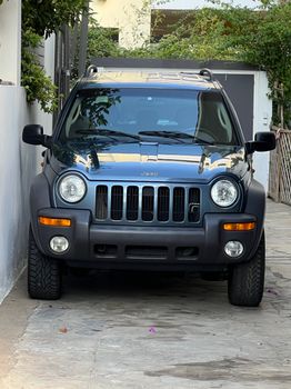 Jeep Cherokee '02 Sport 3.7 