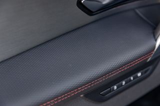 Land Rover Discovery Sport 2023 Plug-in Hybrid-thumb-36