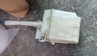 Δοχείο Υαλοκαθαριστήρων Toyota-Avensis-1ZZ-Station-2004...