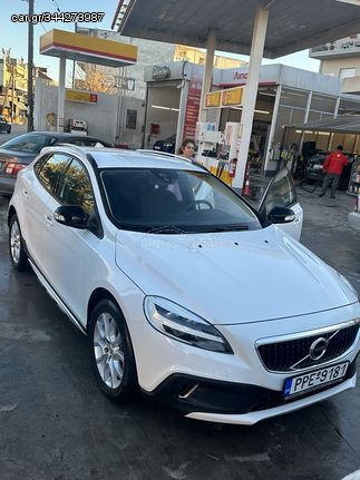 Volvo V40 Cross Country '17