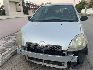 Toyota yaris 2000