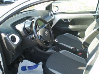 Toyota Aygo (X) 2018-thumb-5