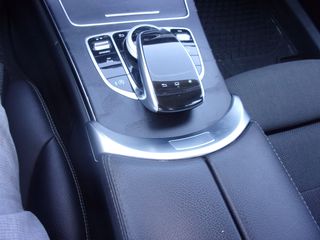 Mercedes-Benz C 200 2016-thumb-11