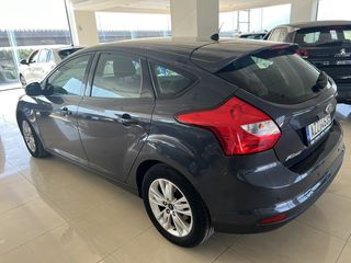 Ford Focus 2012-thumb-5