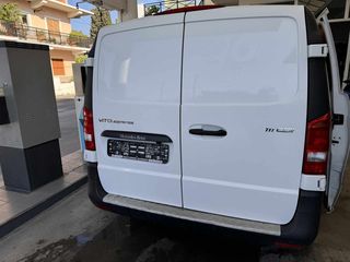 Mercedes-Benz 2018-thumb-4
