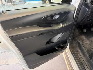 Mercedes-Benz 2018-thumb-12