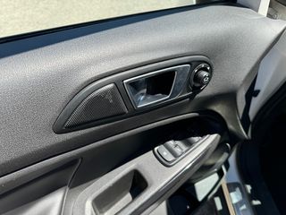 Ford EcoSport 2017 Ecoboost Titanium-thumb-4