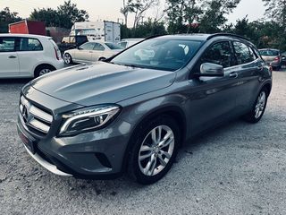 Mercedes-Benz GLA 200 '15 d Style 7-speed  DCT F1