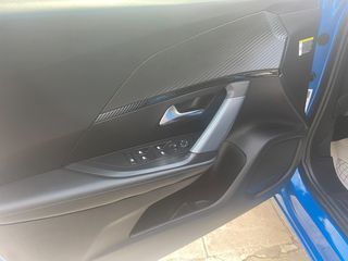 Peugeot 2008 2020 1.2 PURETECH*131hp*ALLURE-thumb-26