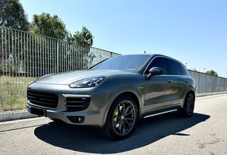 Porsche Cayenne '15 CAYENNE S  GTS