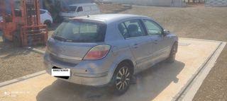 Opel Astra 2005-thumb-5
