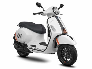 Vespa GTS Super Sport 300 2025 MY24 + Accessories Pack !!!! *** 36 ΜΗΝΕΣ ΑΤΟΚΑ ***