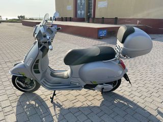 Vespa GTS Super Tech 300 2023