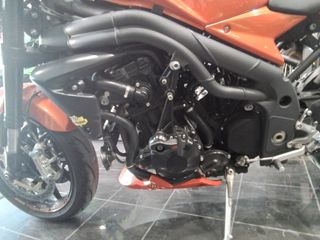 Triumph Speed Triple 1050 2011-thumb-6