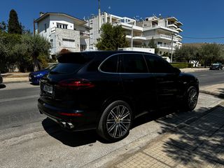 Porsche Cayenne 2015 S E-Hybrid-thumb-5