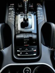 Porsche Cayenne 2015 S E-Hybrid-thumb-14