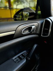 Porsche Cayenne 2015 S E-Hybrid-thumb-15